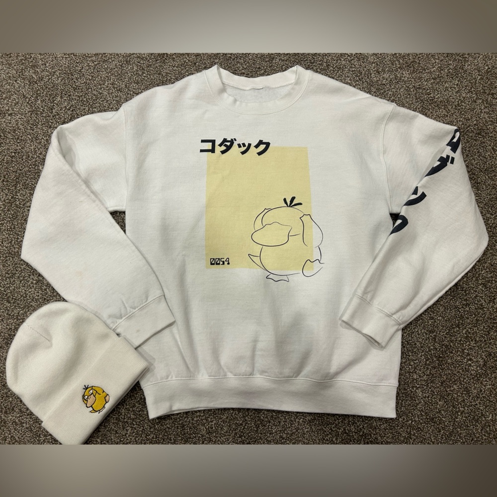 White Graphic Sweatshirt with Psyduck Print and beanie
